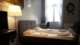 Хостелы Hostel Witt Варшава Двухместный номер с 2 отдельными кроватями и общей ванной комнатой-5