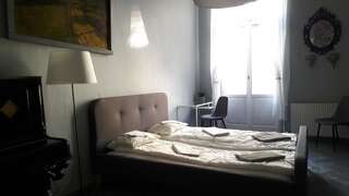 Хостелы Hostel Witt Варшава Двухместный номер с 2 отдельными кроватями и общей ванной комнатой-6