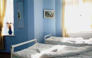 Хостелы Hostel Witt Варшава Двухместный номер с 2 отдельными кроватями и общей ванной комнатой-9