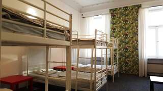 Хостелы Hostel Witt Варшава Односпальная кровать в общем номере с 10 кроватями-1