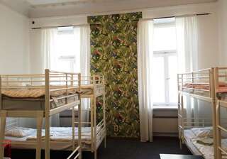 Хостелы Hostel Witt Варшава Односпальная кровать в общем номере с 10 кроватями-3
