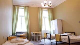 Хостелы Hostel Witt Варшава Односпальная кровать в пятиместном общем номере-6