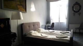 Хостелы Hostel Witt Варшава Двухместный номер с 2 отдельными кроватями и общей ванной комнатой-18