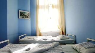 Хостелы Hostel Witt Варшава Двухместный номер с 2 отдельными кроватями и общей ванной комнатой-24