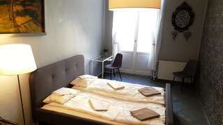 Хостелы Hostel Witt Варшава Двухместный номер с 2 отдельными кроватями и общей ванной комнатой-3